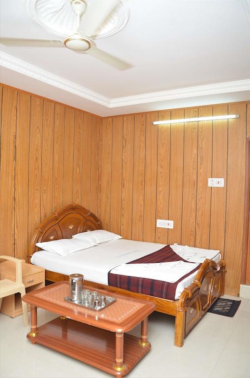 צ'נאי Saravanan Lodge חדר תמונה